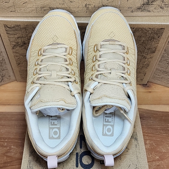 Ousel Low, Acorn,  NIB,  $130 - Picture 3 of 15